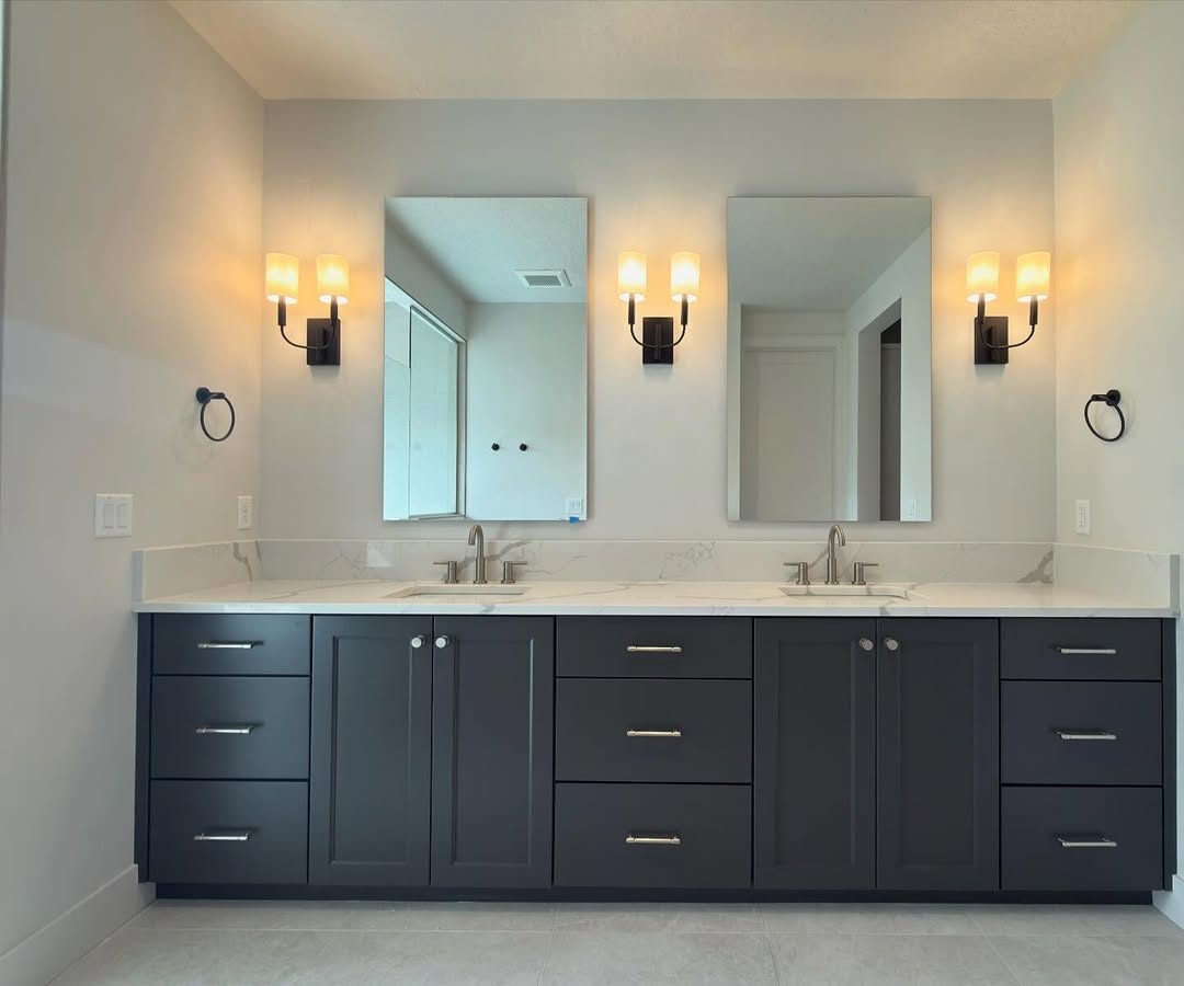 Double vanity bathroom, Eagle ID
